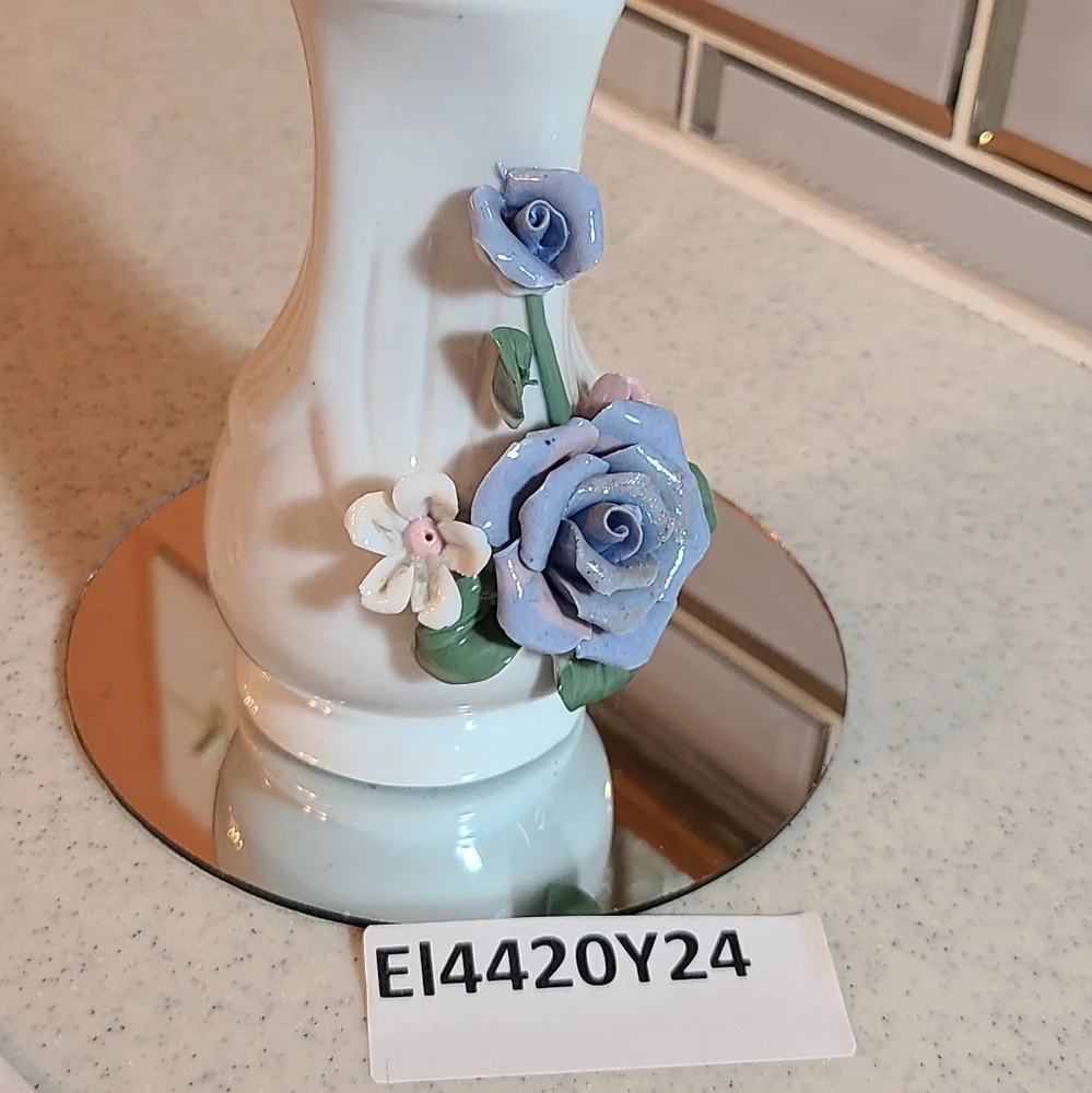 Stunning Vase for sale floral design